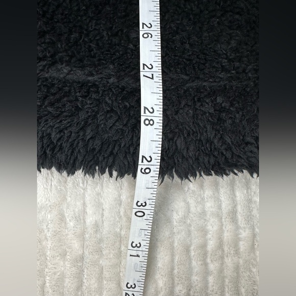 Kookaburra By Ugg Black Sherpa Hooded Vest/Jacket Women’s Size Large - Picture 9 of 11